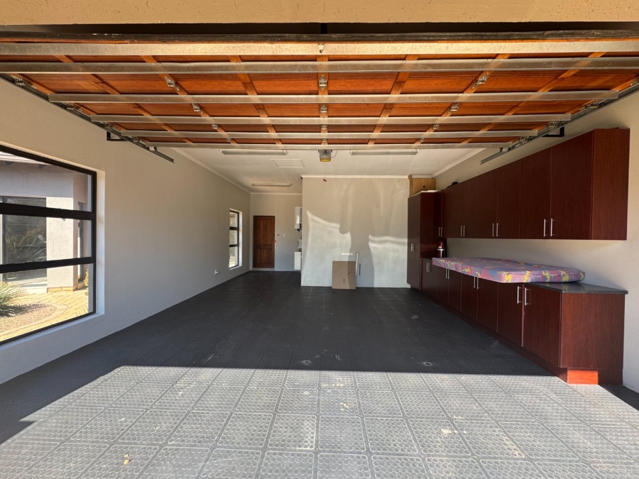 To Let 4 Bedroom Property for Rent in Pecanwood Estate North West
